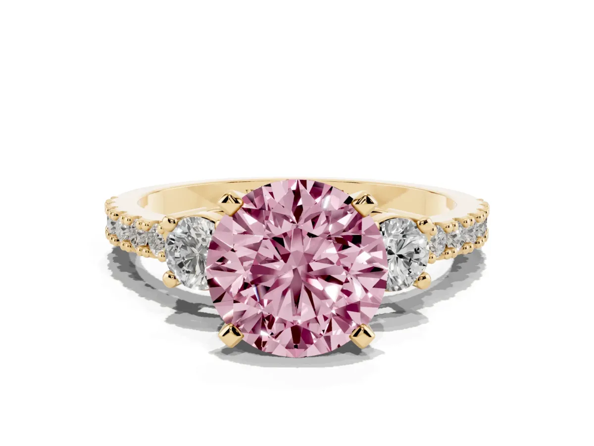 Fancy Pink Round Cut Three-Stone Diamond Pavé Band with Prong Setting Yellow gold