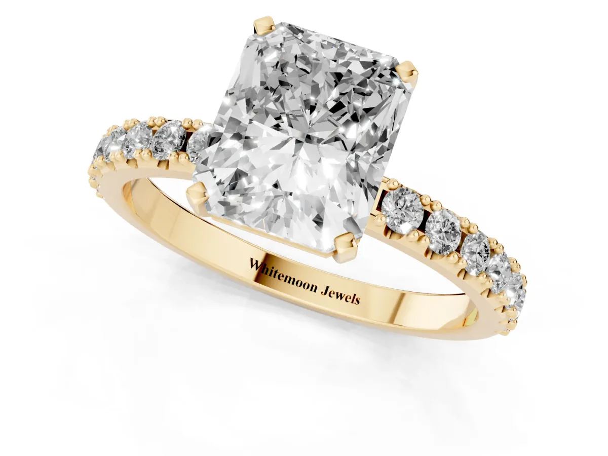 Radiant Cut Diamond Solitaire Pavé Band with Four-Prong Setting Yellow gold