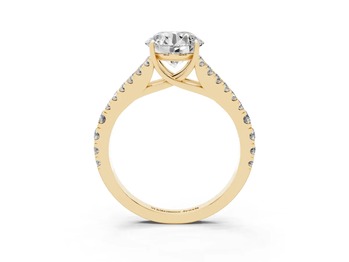 Round Cut Diamond Split Shank Pavé Engagement Ring with Four-Prong Setting Yellow gold