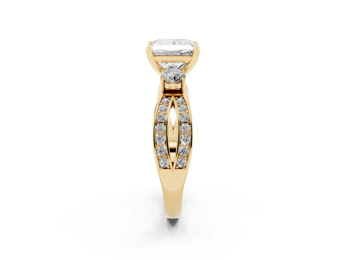 Three-Stone Princess Cut Cut Diamond Twist Band with Prong Setting Yellow gold