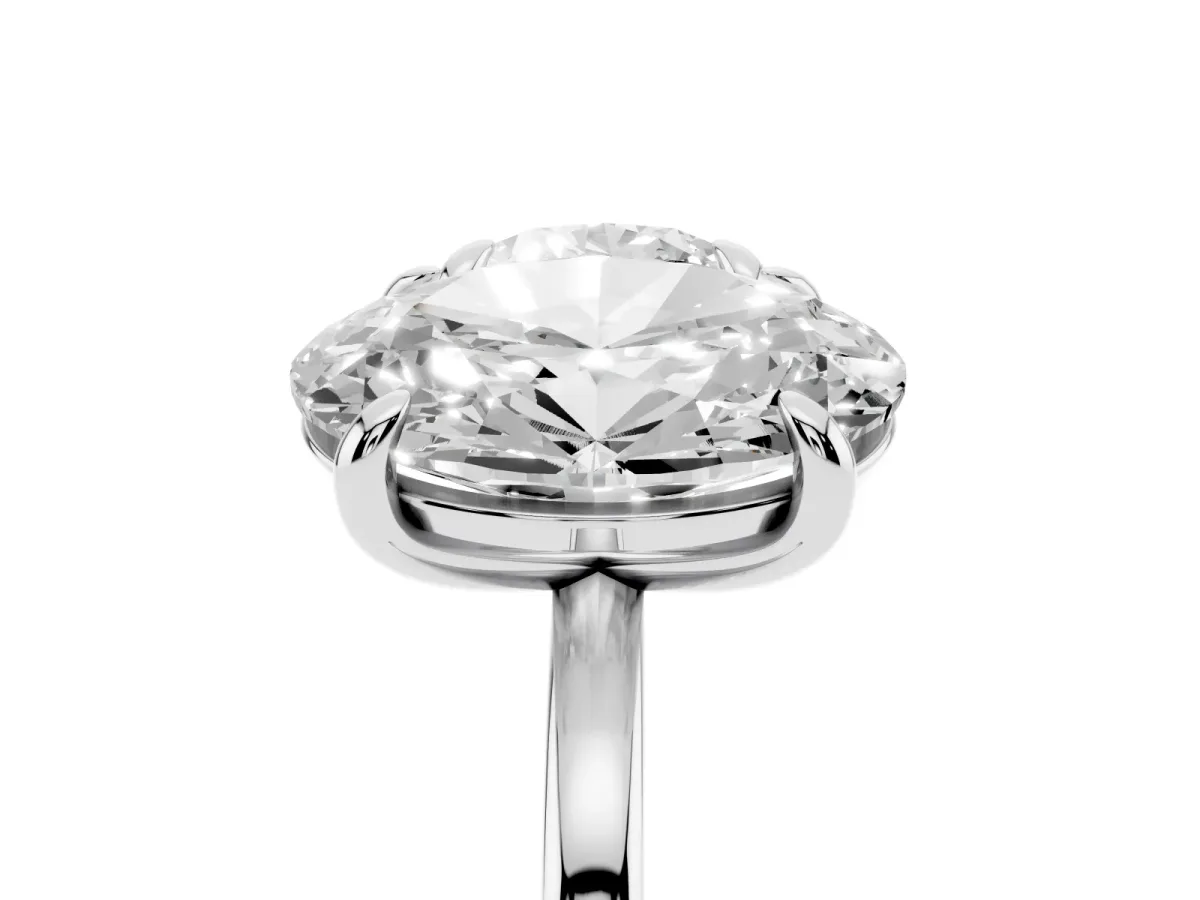 Round and Oval Toi Moi Ring with Prong Setting and Plain Band White gold