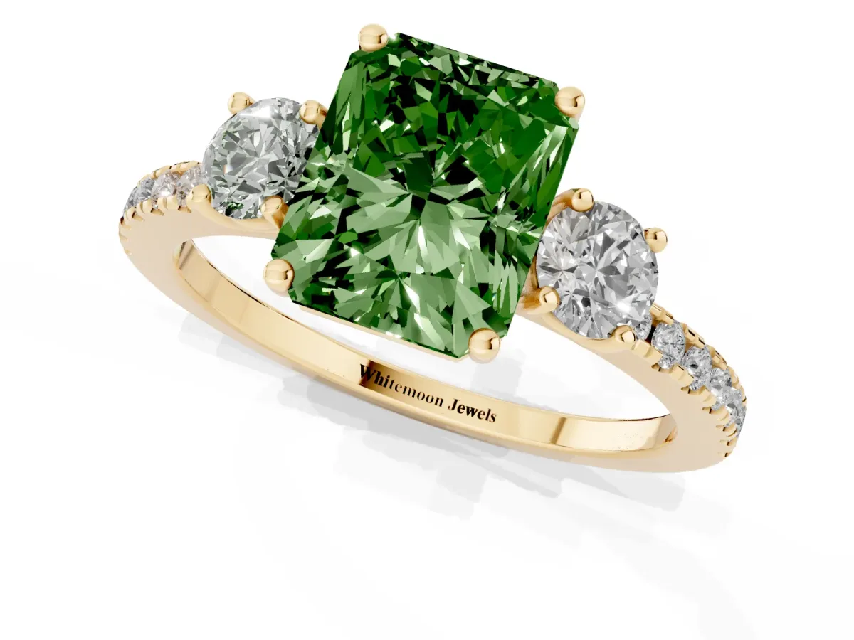 Fancy Green Three-Stone Radiant Cut Cut Diamond Pavé Band with Prong Setting Yellow gold