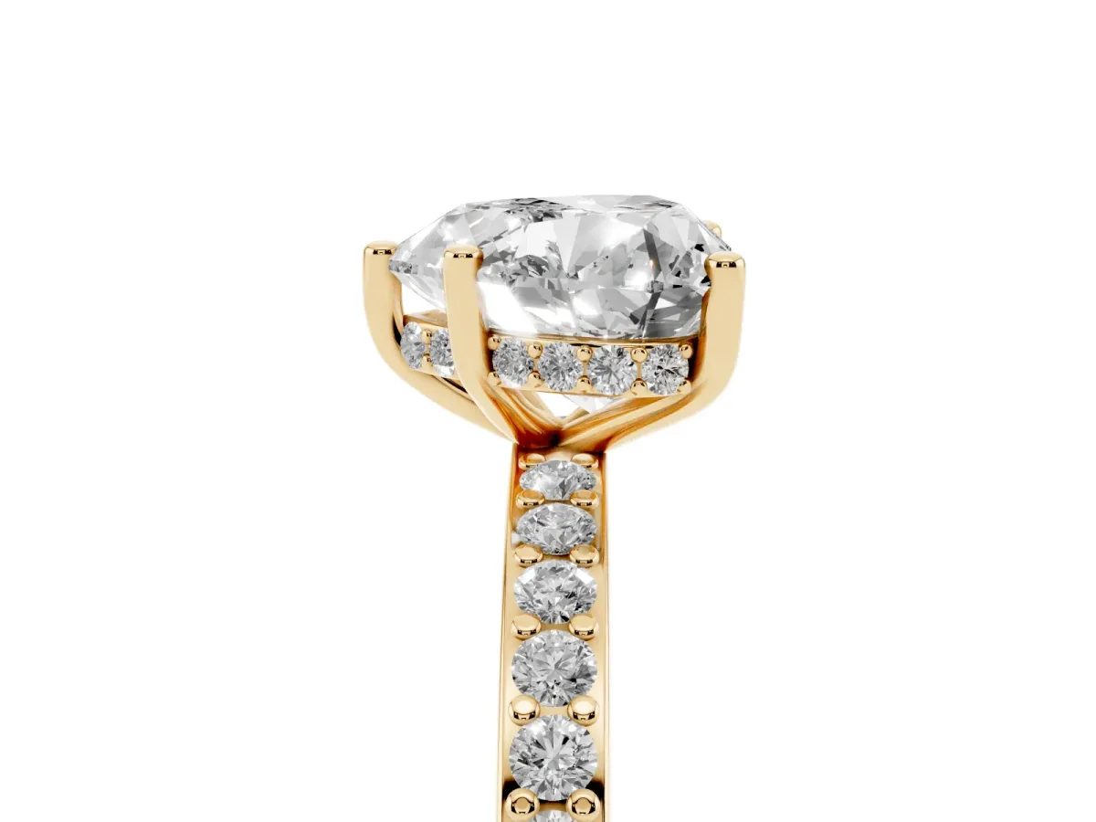 Heart Cut Cut Diamond Pavé Band Ring with Four-Prong Setting Yellow gold