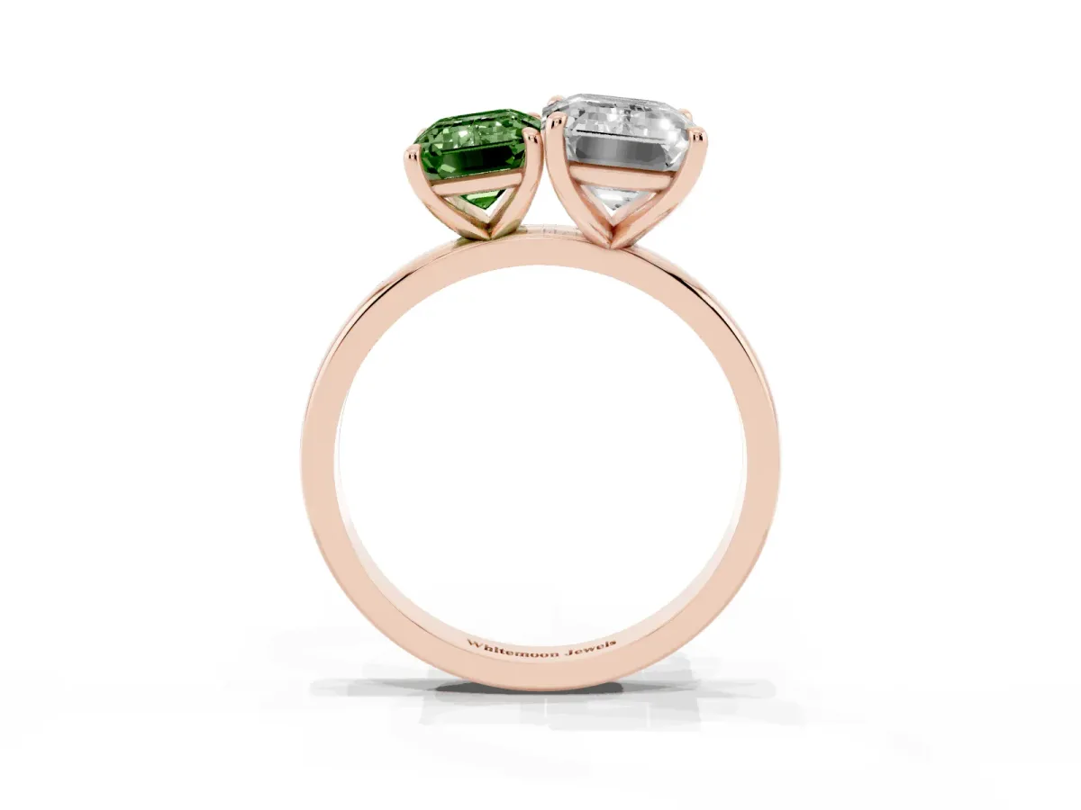 Fancy Green Emerald Cut and Emerald Cut Toi Moi Ring with Prong Setting Rose gold