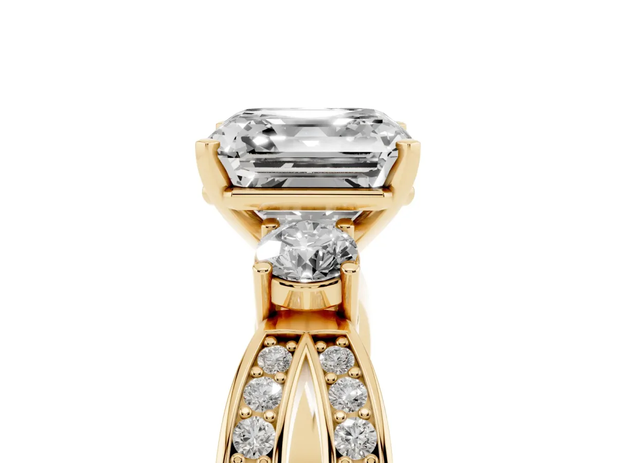 Three-Stone Asscher Cut Cut Diamond Twist Band with Prong Setting Yellow gold