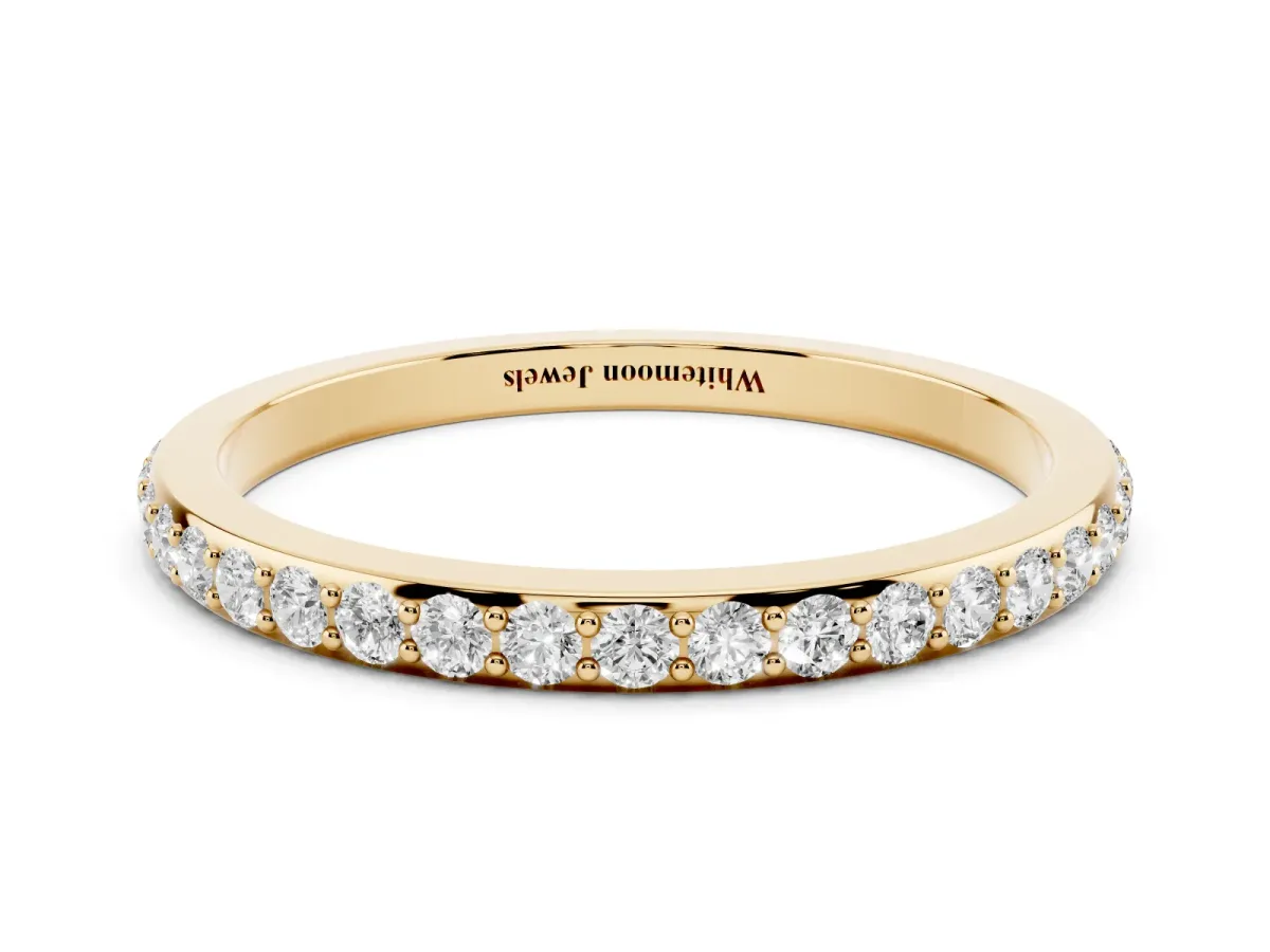 Pavé Round Diamond Eternity Band with Shared Prong Setting Yellow gold