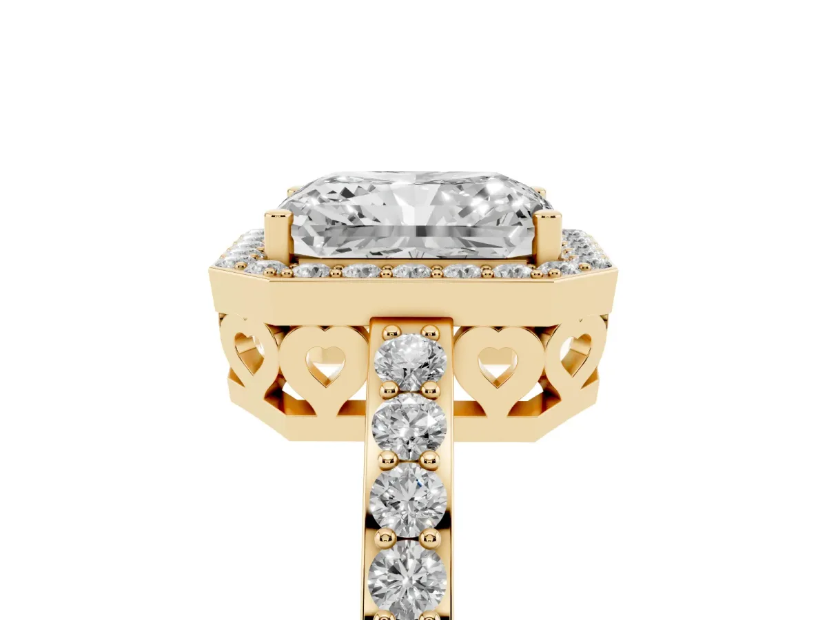 Radiant Cut Halo Diamond Pavé Band Ring with Prong Setting Yellow gold
