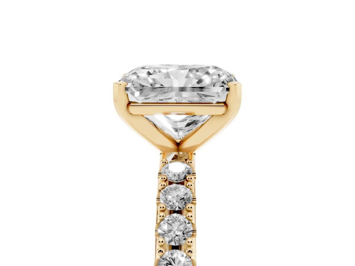 Radiant Cut Diamond Solitaire Pavé Band with Four-Prong Setting Yellow gold