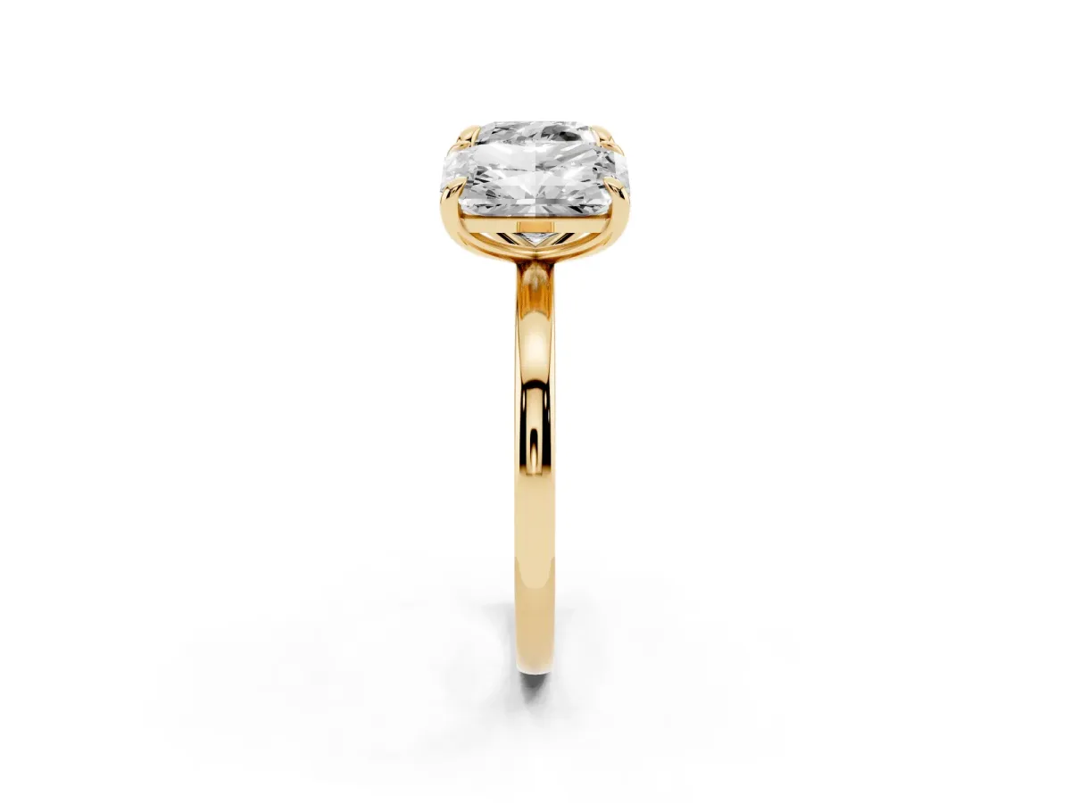 Cushion and Radiant Toi Moi Ring with Prong Setting and Plain Band Yellow gold