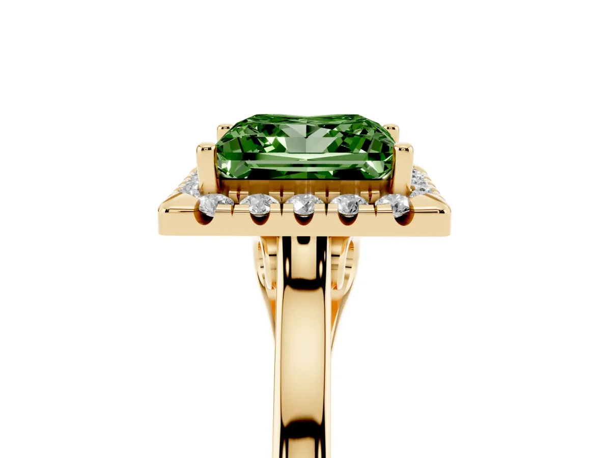 Fancy Green Princess Cut Halo Round Diamond Solitaire Ring with Pavé Band and Four-Prong Setting Yellow gold