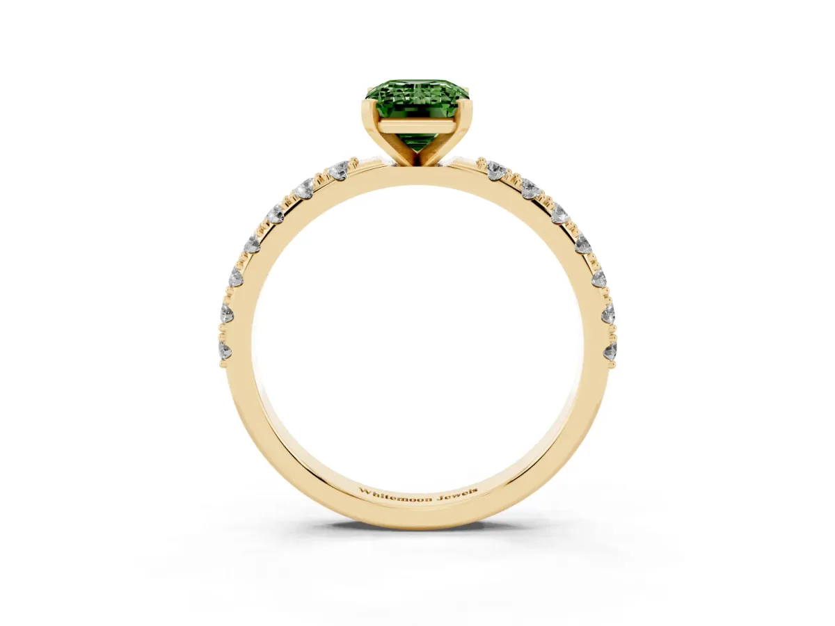 Fancy Green Emerald Cut Diamond Solitaire Pavé Band with Four-Prong Setting Yellow gold