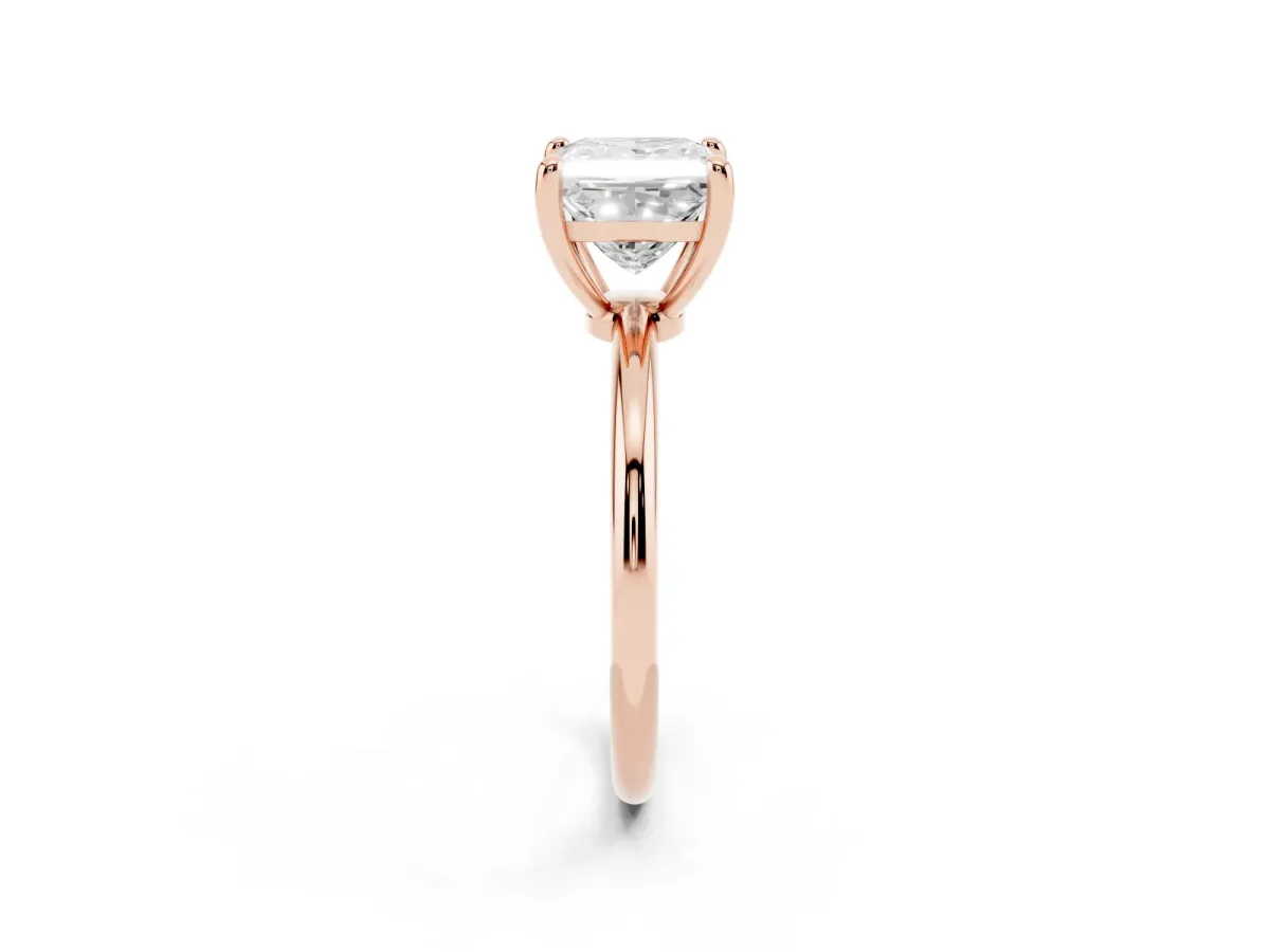 Princess Cut Solitaire Diamond Ring with 4-Prong Setting on a Classic Band Rose gold