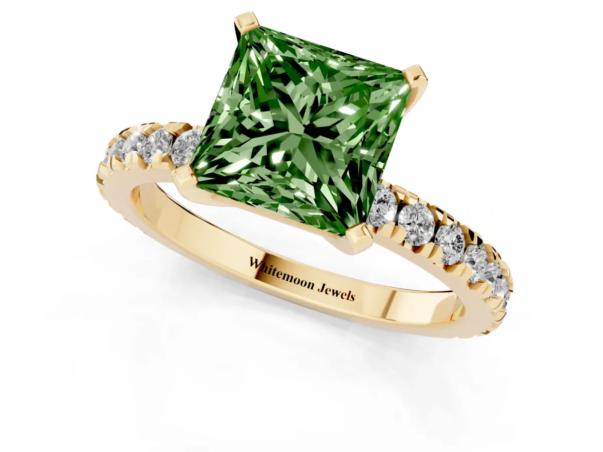 Fancy Green Princess Cut Diamond Pavé Band Solitaire with Four-Prong Setting Yellow gold