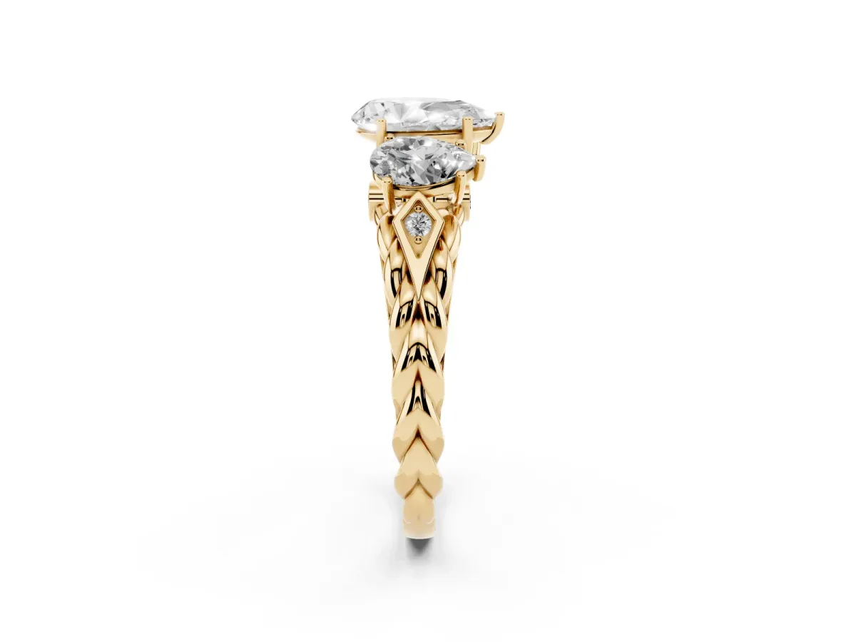 Three-Stone Pear Cut Diamond Braided Band Ring with Four-Prong Setting Yellow gold