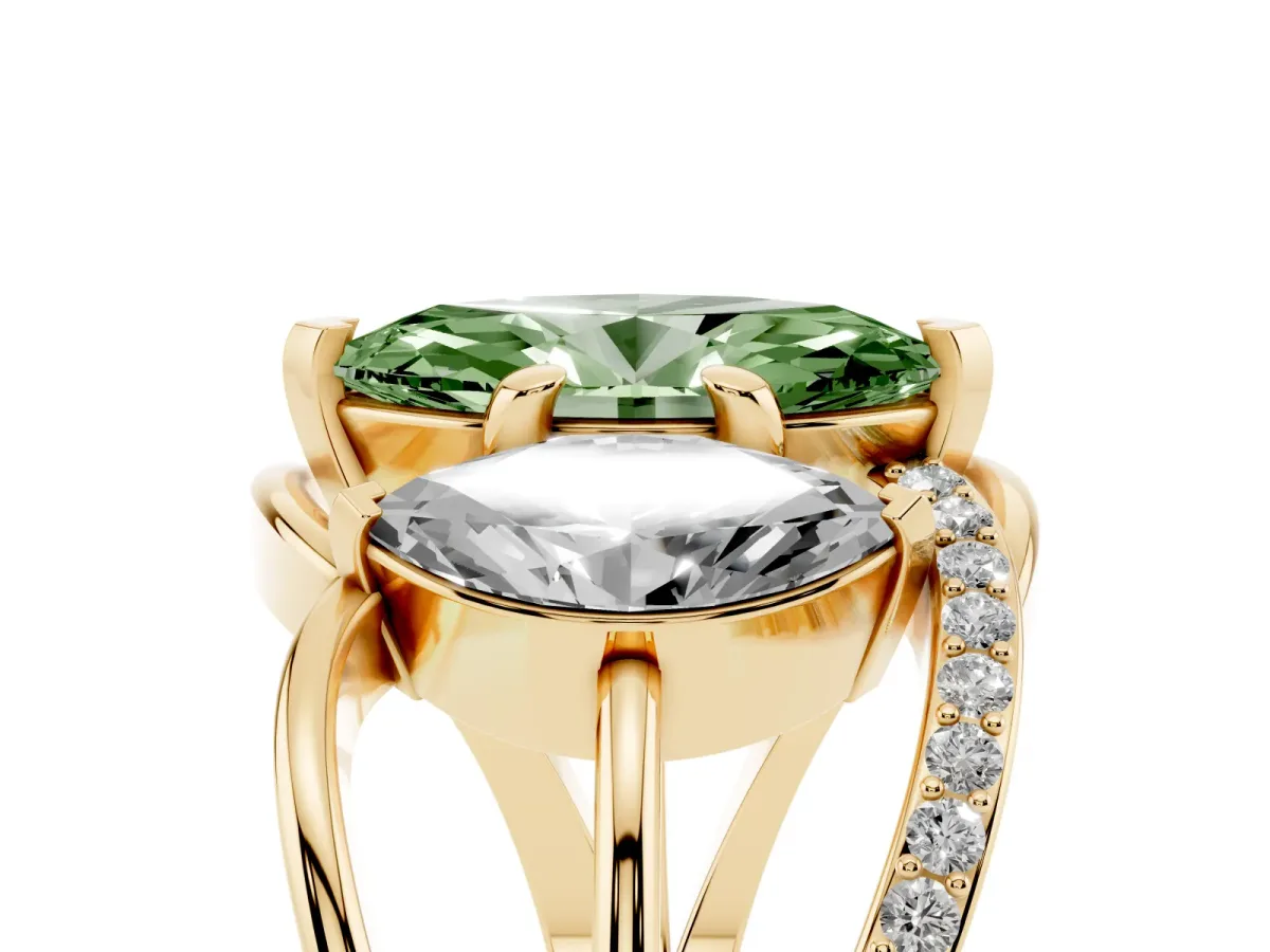 Fancy Green Three-Stone Marquise Cut Cut Diamond Split Shank Prong Set Ring Yellow gold