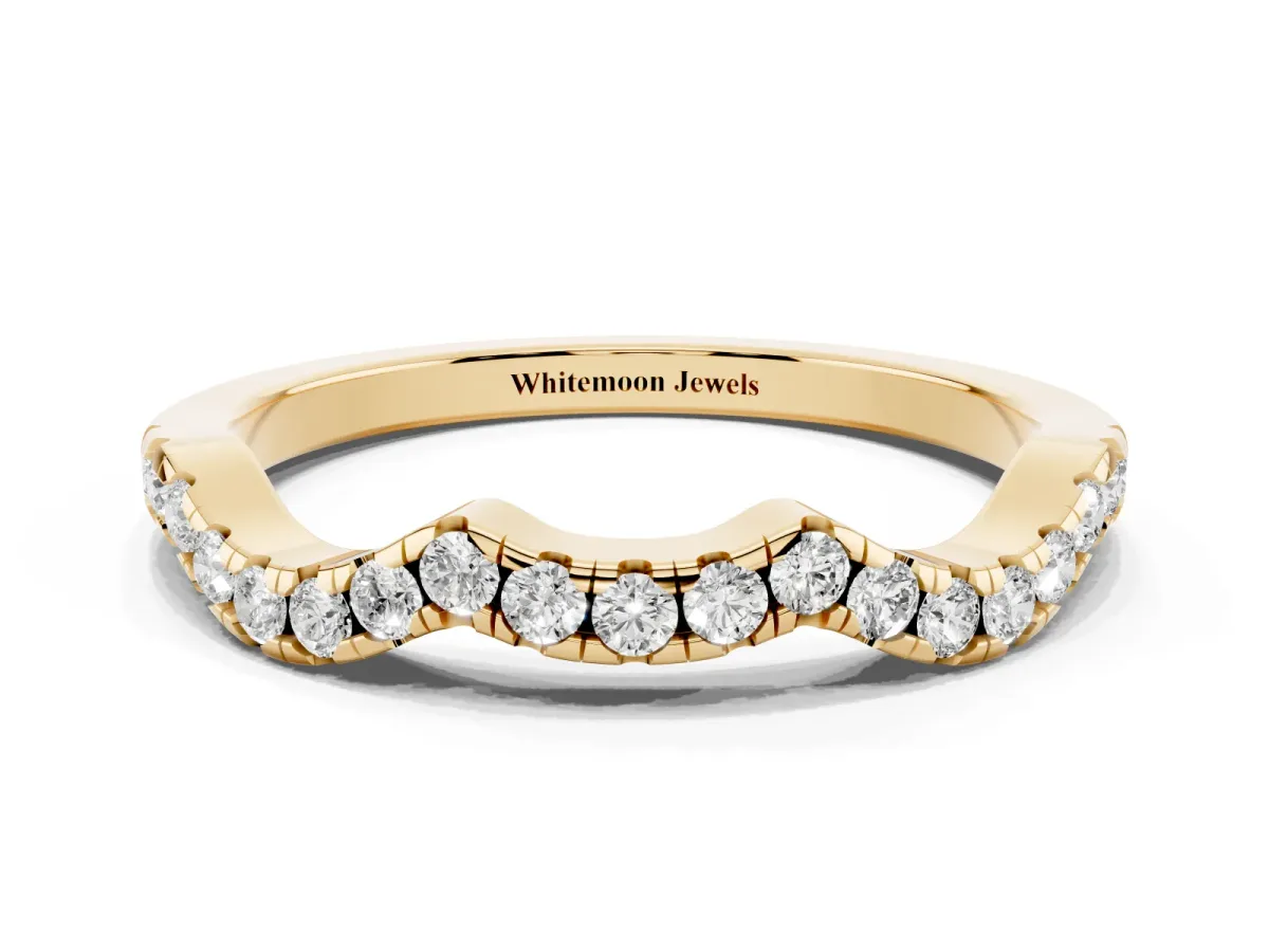 Round Diamond Pavé Curved Wedding Band Yellow gold