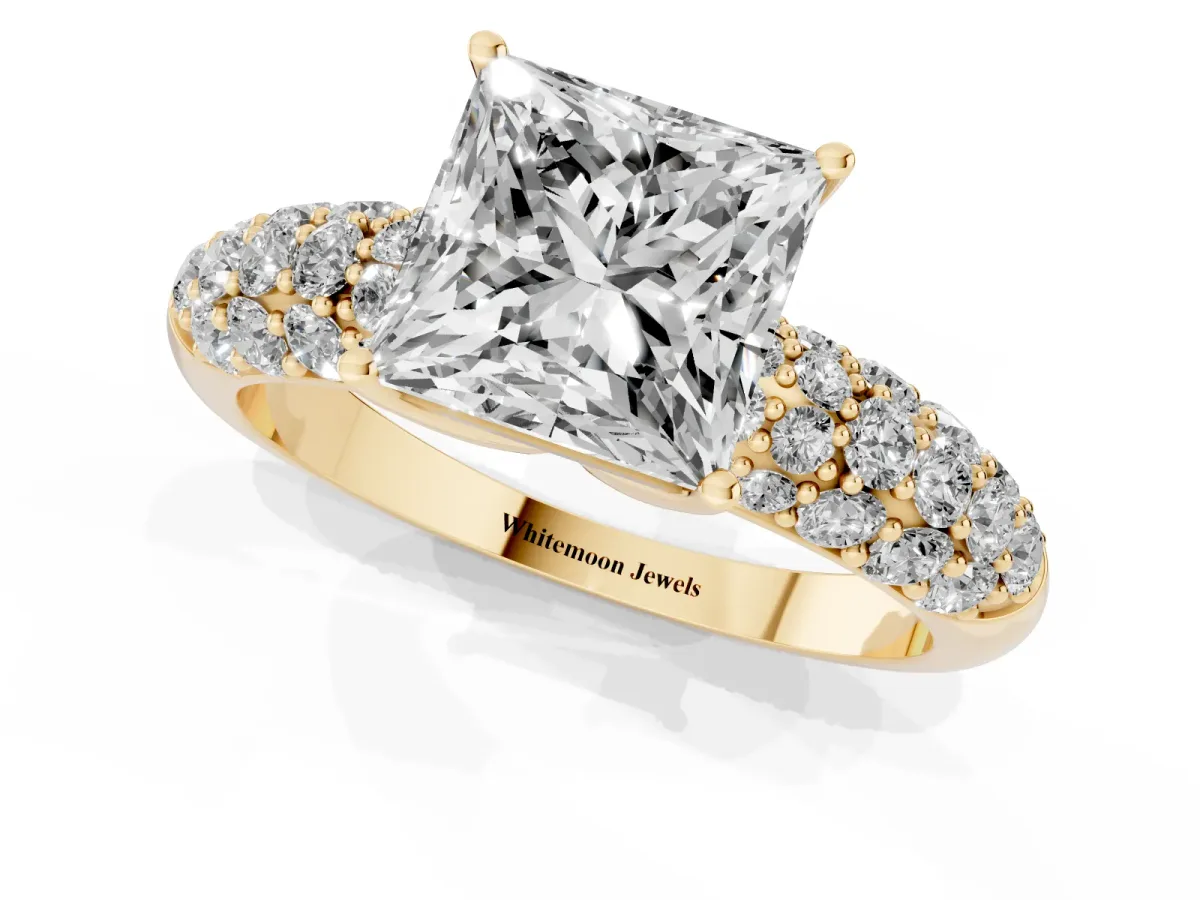 Princess Cut Diamond Pavé Band Solitaire Ring with Four-Prong Setting Yellow gold