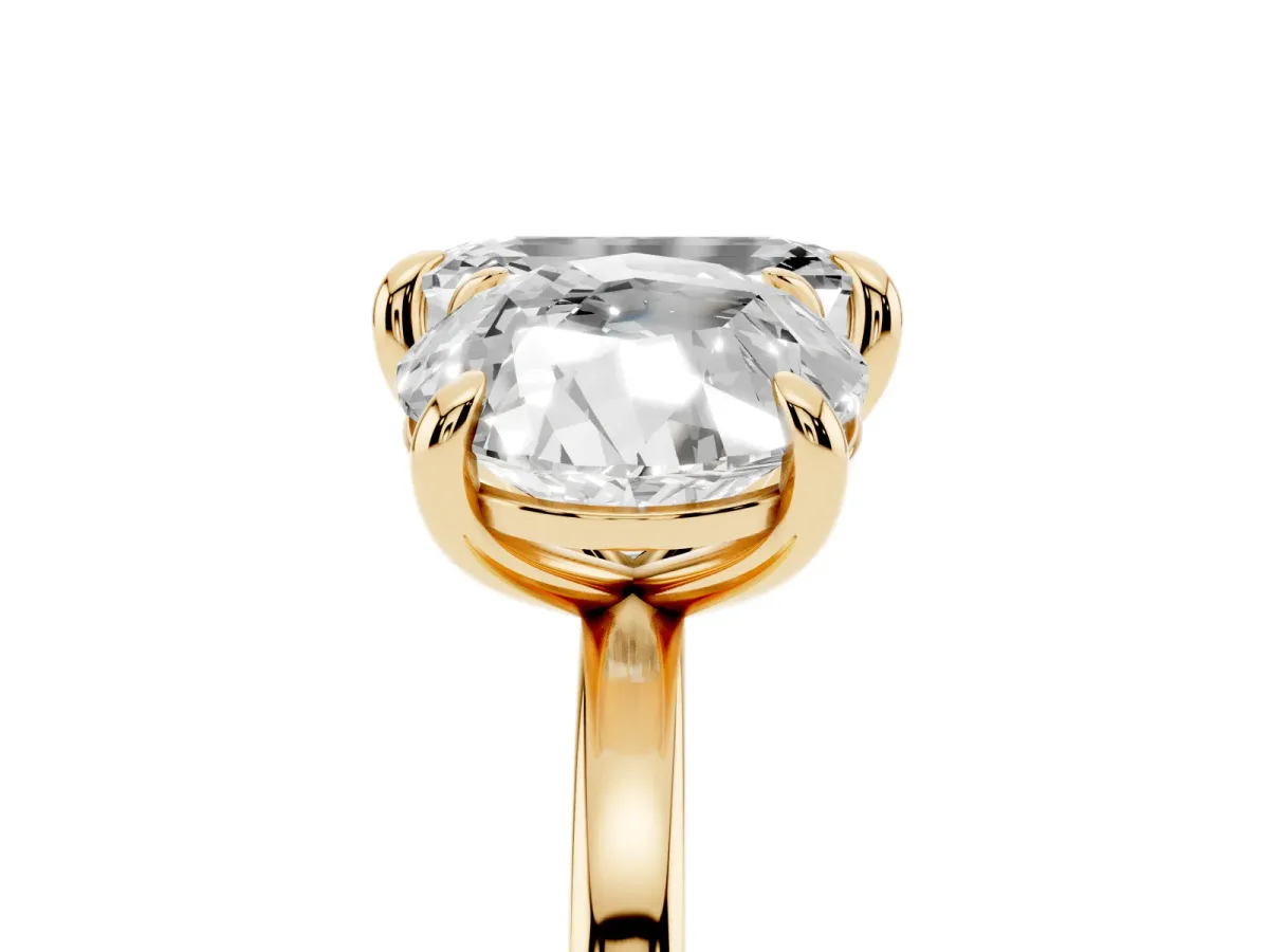 Round and Emerald Toi Moi Ring with Prong Setting and Plain Band Yellow gold