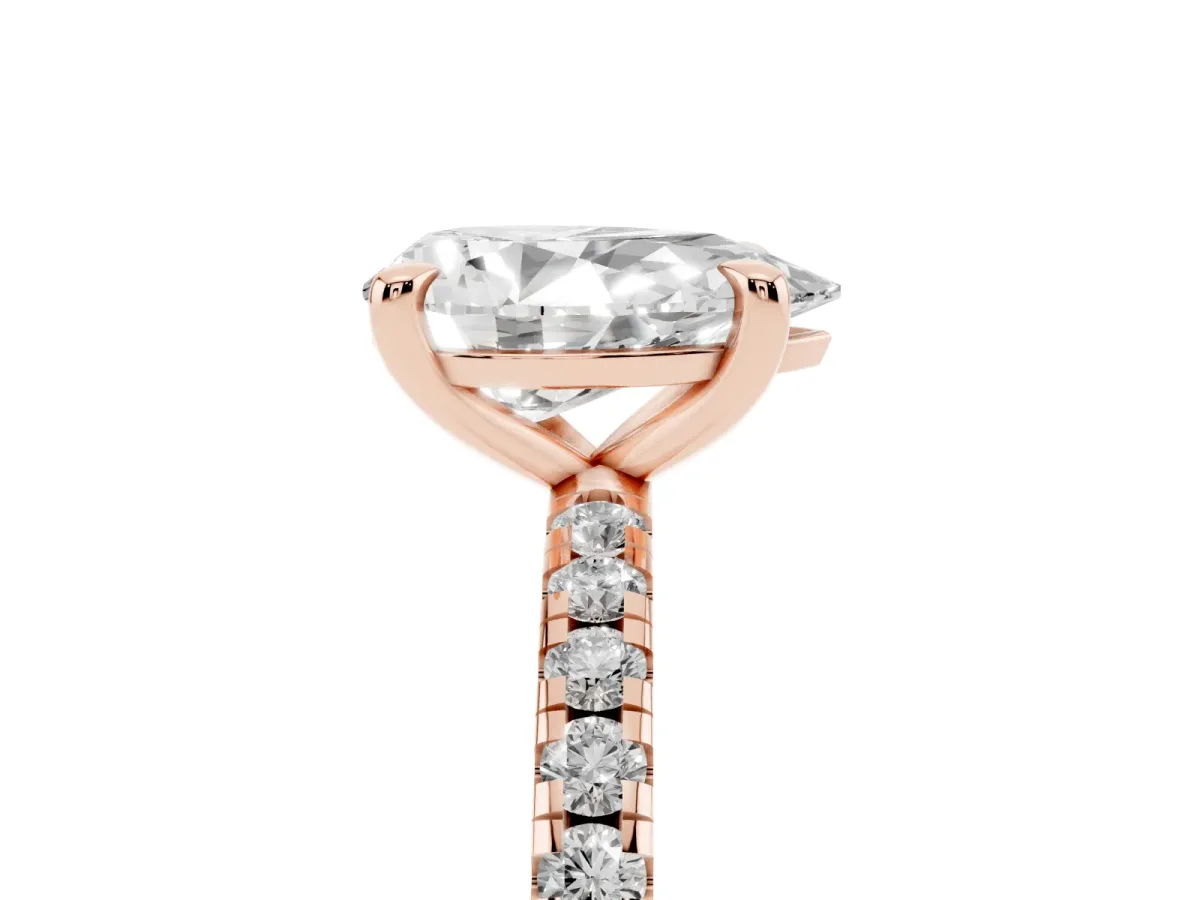 Pear Cut Diamond Brilliant Solitaire Ring with Pavé Band and Four-Prong Setting Rose gold