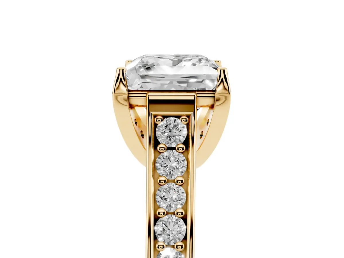 Princess Cut Brilliant Cut Diamond Engagement Ring with Pavé Band and Four-Prong Setting Yellow gold