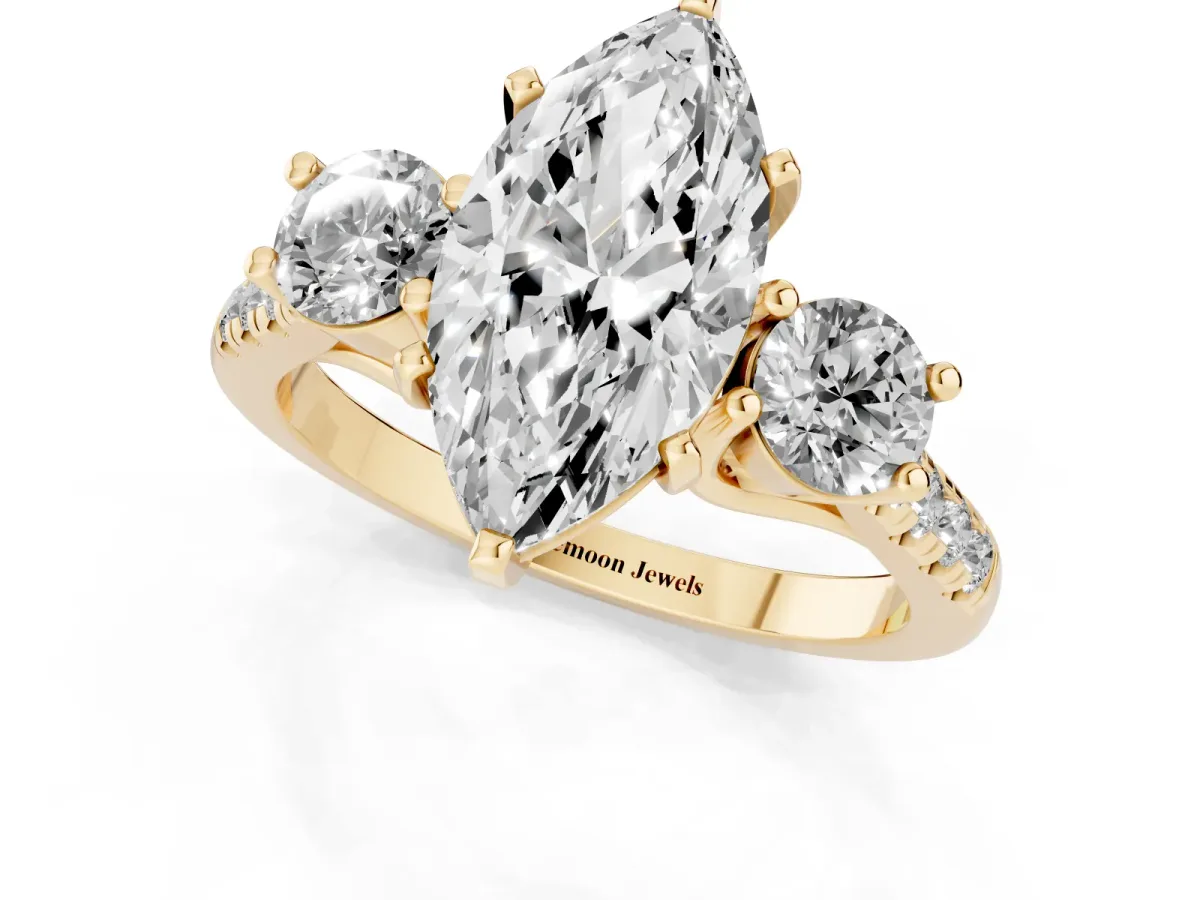 Three-Stone Marquise Cut Diamond Pavé Band with Four-Prong Setting Yellow gold