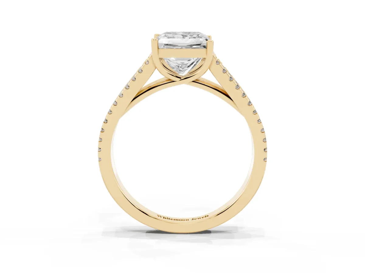 Princess Cut Diamond Solitaire Engagement Ring with Split Shank Pavé Band Yellow gold
