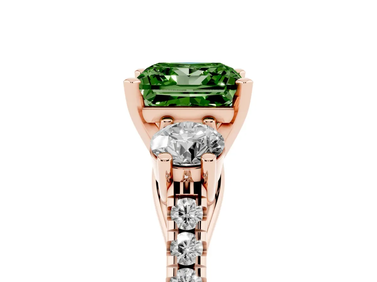Fancy Green Three-Stone Princess Cut Diamond Pavé Band with Four-Prong Setting Rose gold