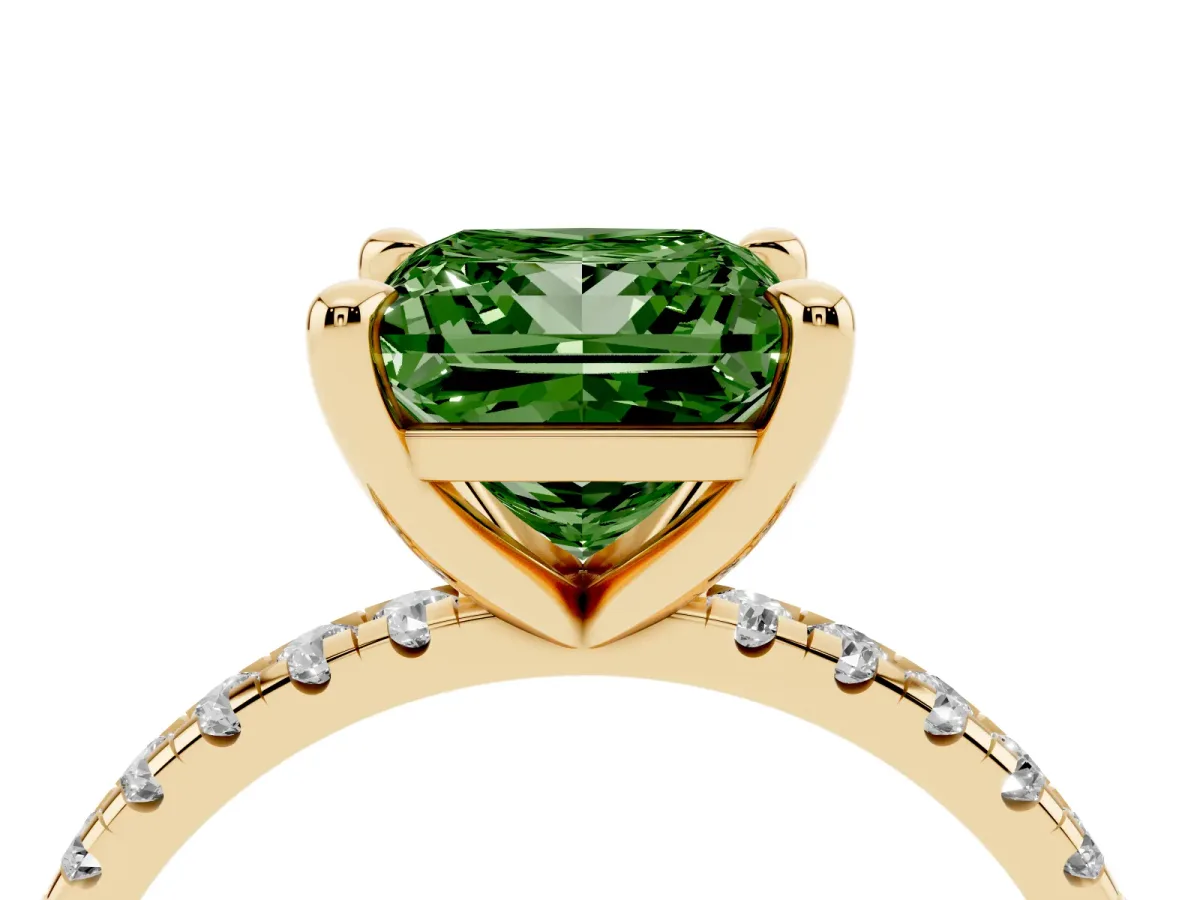 Fancy Green Princess Cut Diamond Brilliant Solitaire Ring with Pavé Band and Four-Prong Setting Yellow gold