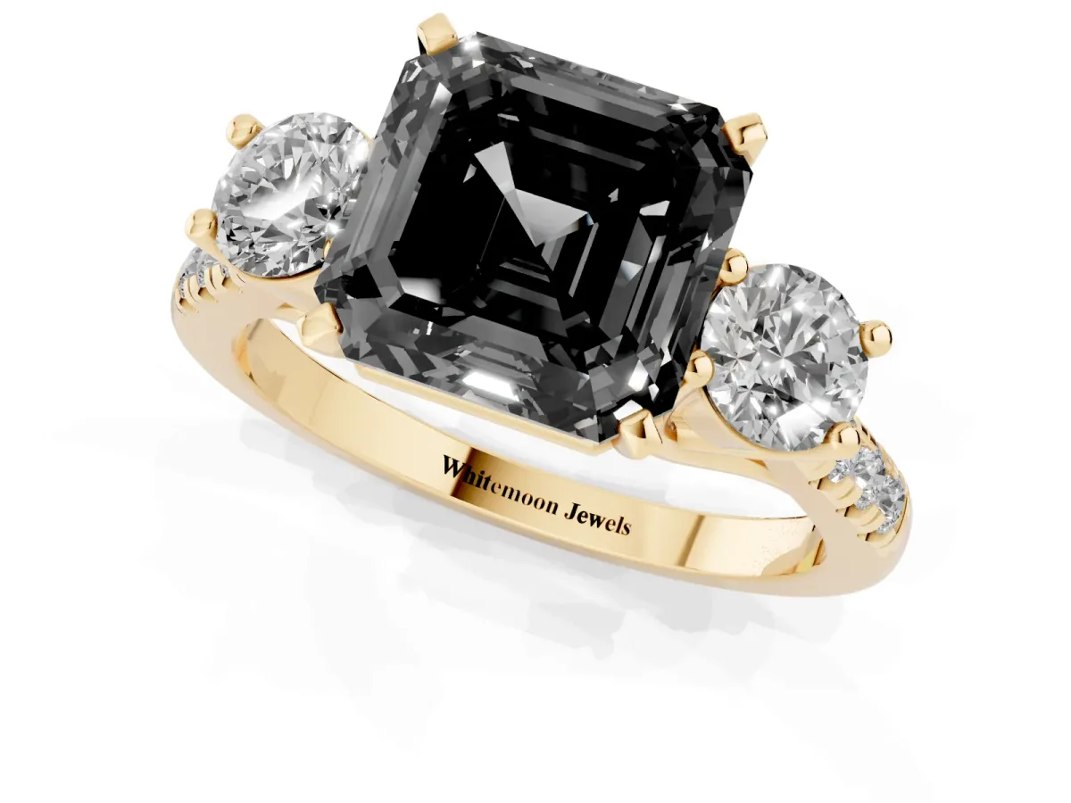 Fancy Black Three-Stone Asscher Cut Diamond Pavé Band with Four-Prong Setting Yellow gold