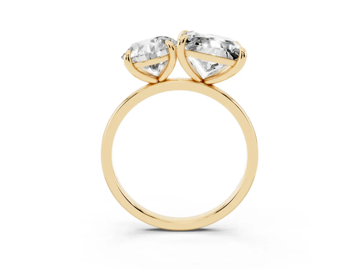 Round and Princess Toi Moi Ring with Prong Setting and Plain Band Yellow gold