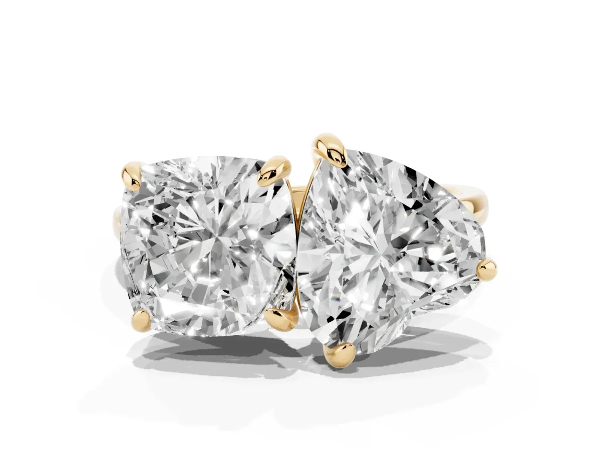 Cushion and Heart Toi Moi Ring with Prong Setting and Plain Band Yellow gold