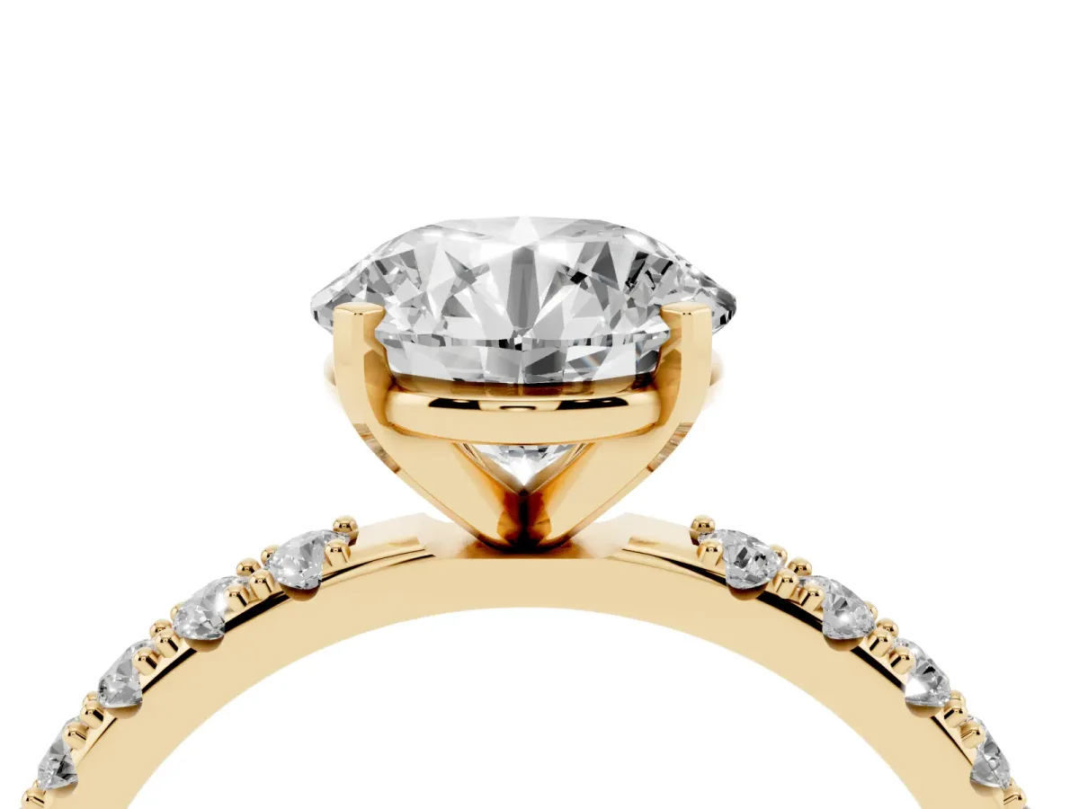 Round Cut Diamond Solitaire Pavé Band with Four-Prong Setting Yellow gold