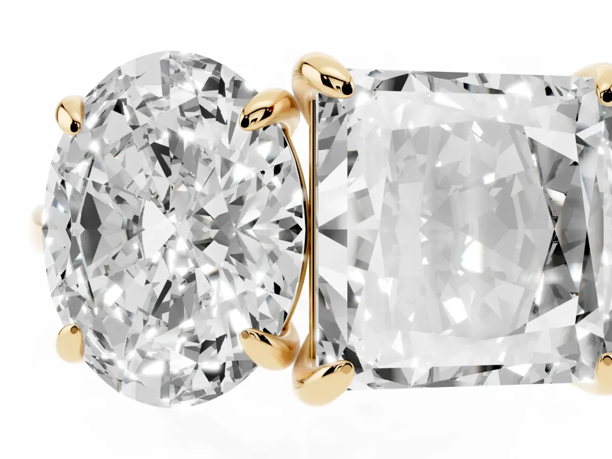 Oval and Princess Toi Moi Ring with Prong Setting and Plain Band Yellow gold