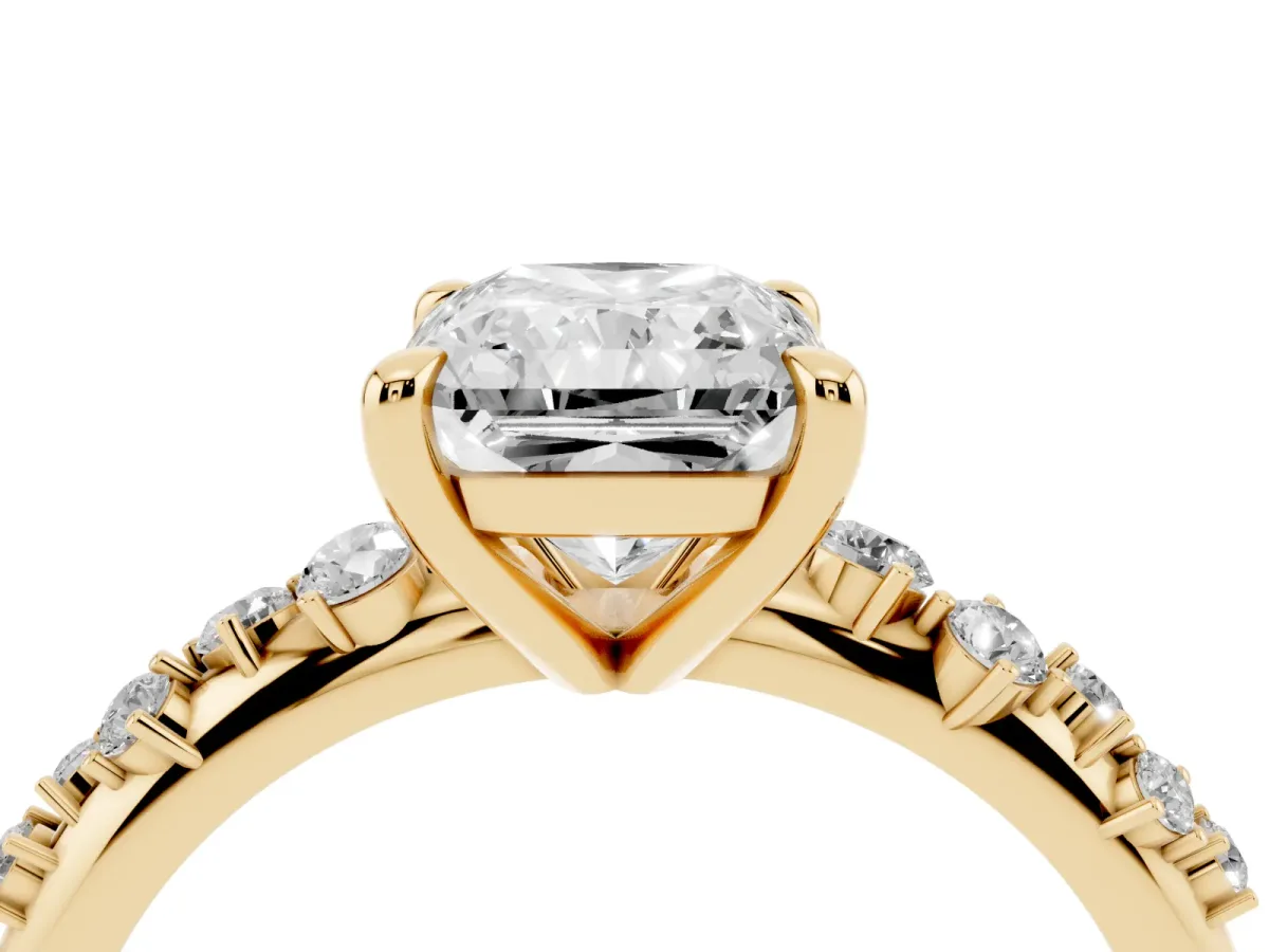 Radiant Cut Cut Diamond Vine Band with Four-Prong Setting Yellow gold