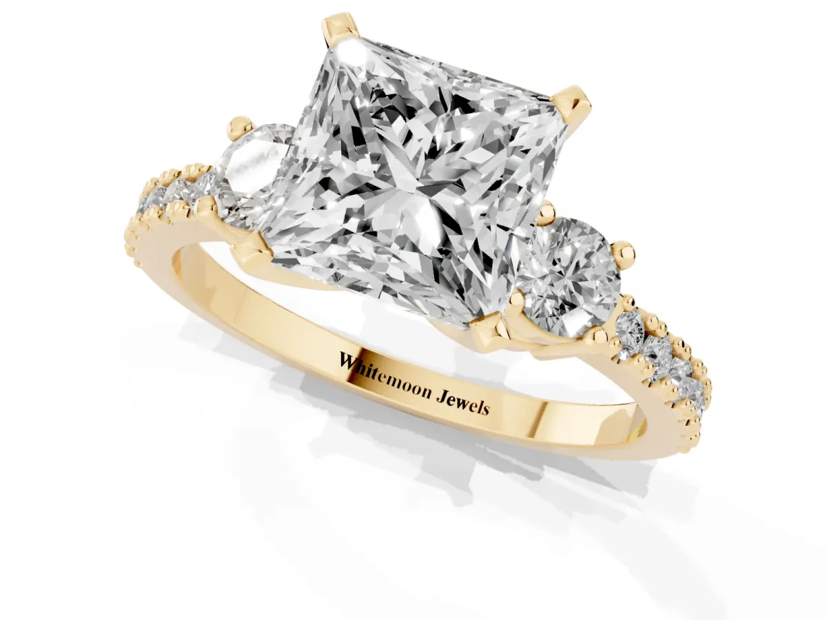 Princess Cut Three-Stone Diamond Pavé Band with Prong Setting Yellow gold