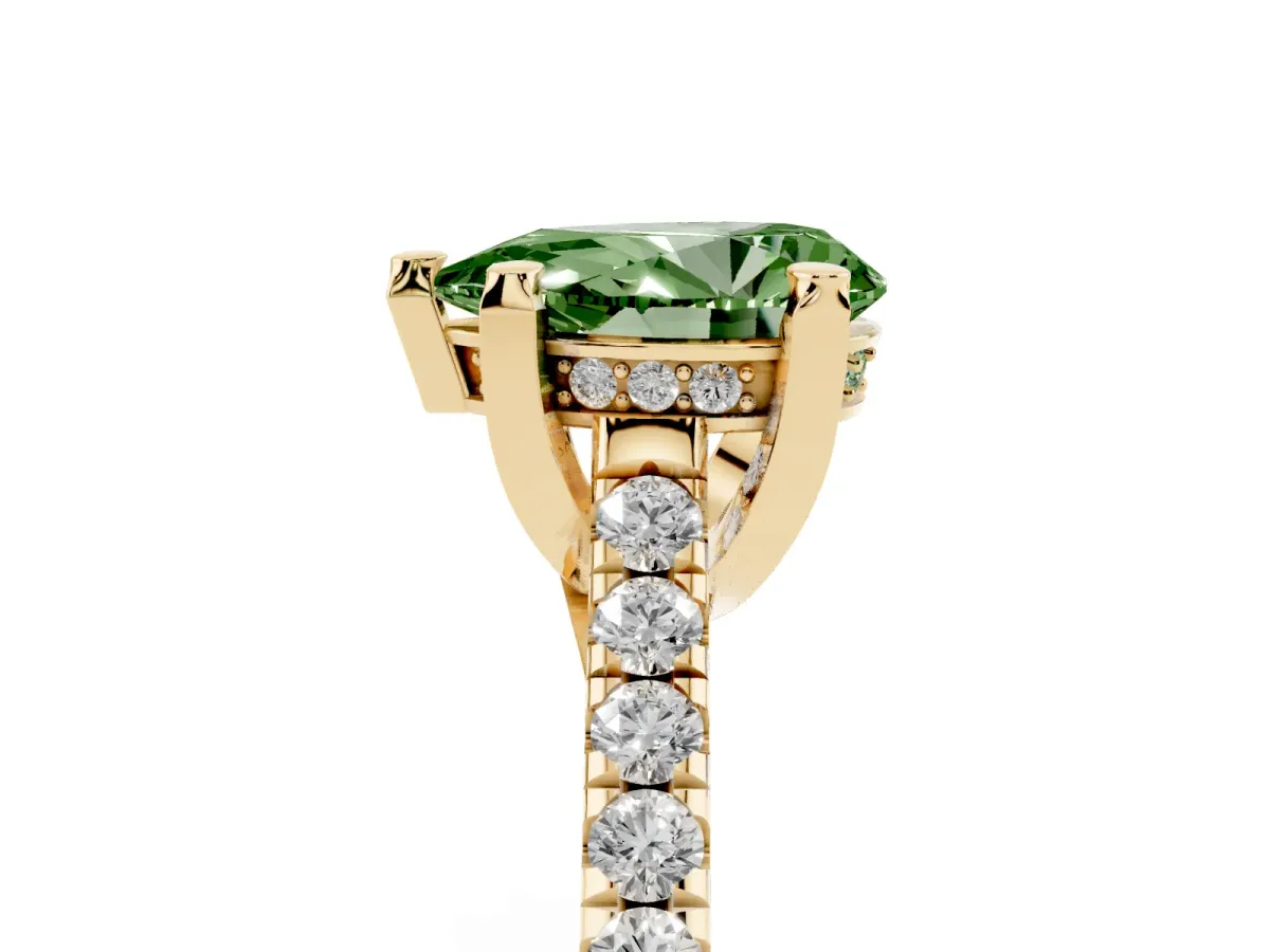 Fancy Green Pear Cut Brilliant Diamond Solitaire with Pavé Band and Four-Prong Setting Yellow gold