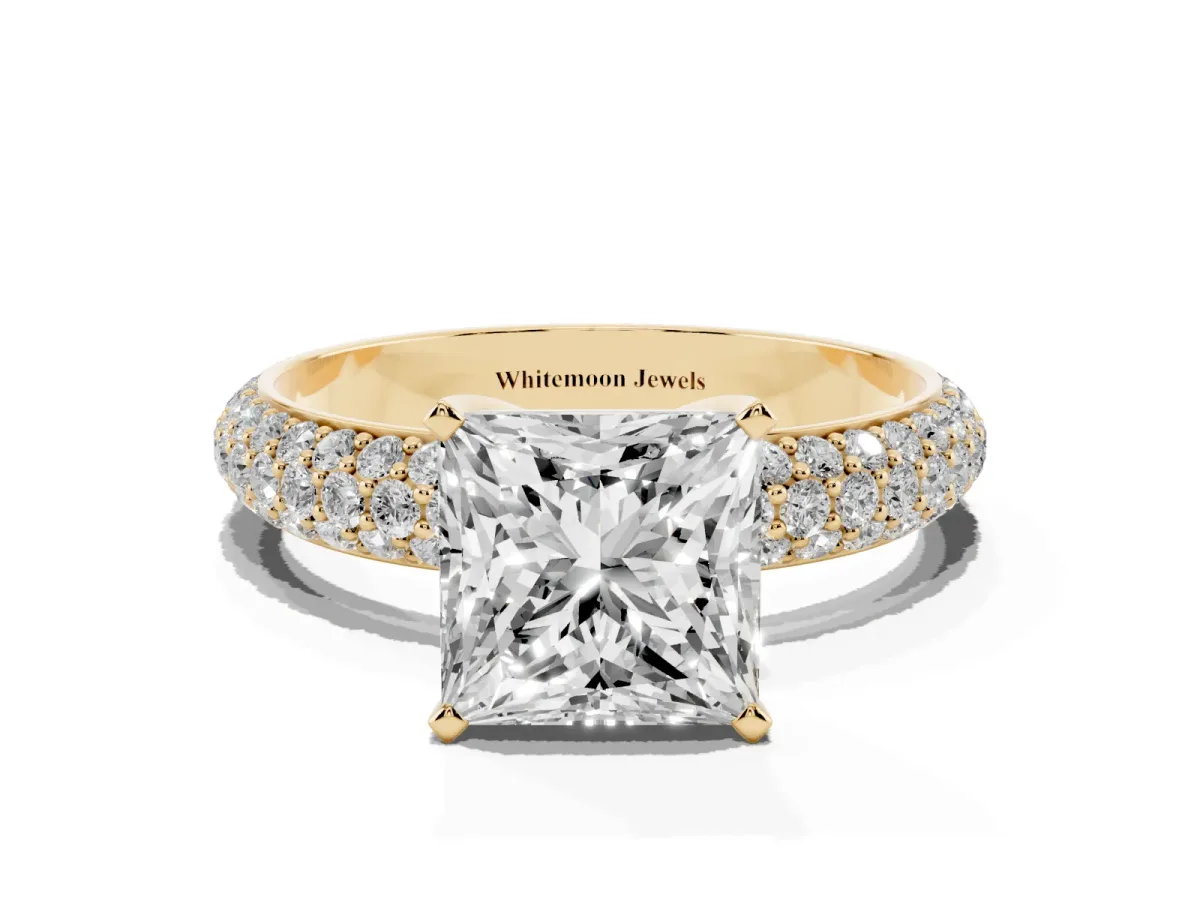 Princess Cut Diamond Solitaire Ring with Prong Setting and Pavé Band Yellow gold