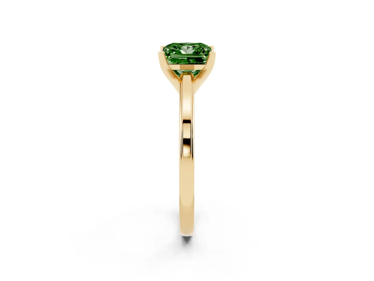 Fancy Green Princess Cut Solitaire Diamond Ring with Four-Prong Setting and Classic Band Yellow gold