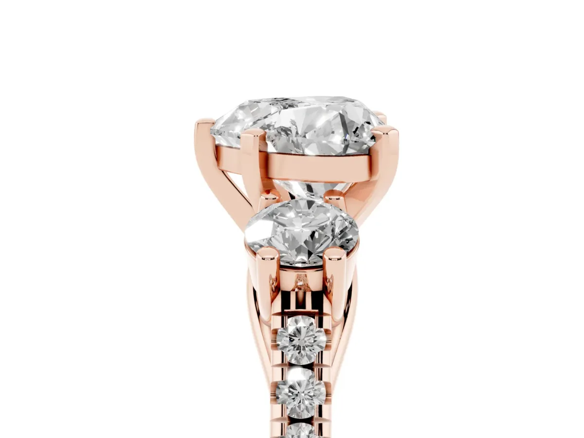 Three-Stone Heart Cut Diamond Pavé Band with Four-Prong Setting Rose gold