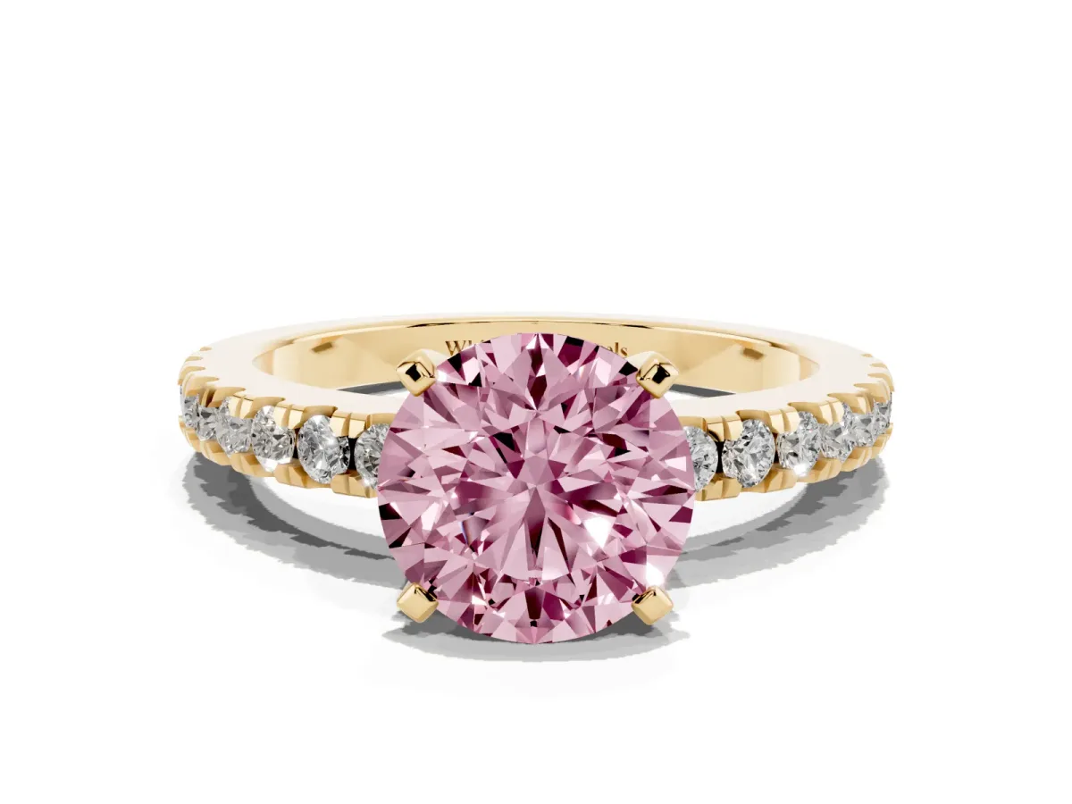Fancy Pink Round Cut Solitaire Diamond with Pavé Band and Four-Prong Setting Yellow gold