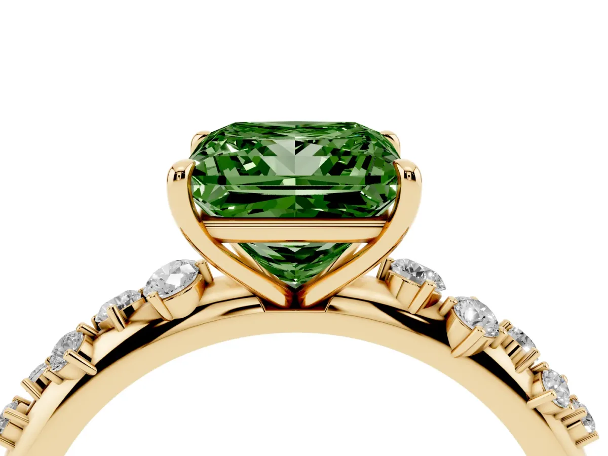 Fancy Green Princess Cut Diamond Cluster Prong-Set Solitaire Ring Yellow gold