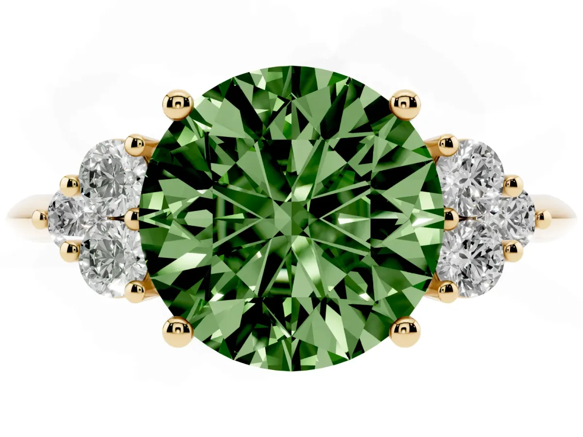 Fancy Green Round Cut Cut Diamond Cluster Ring with Solitaire Band and Four-Prong Setting Yellow gold
