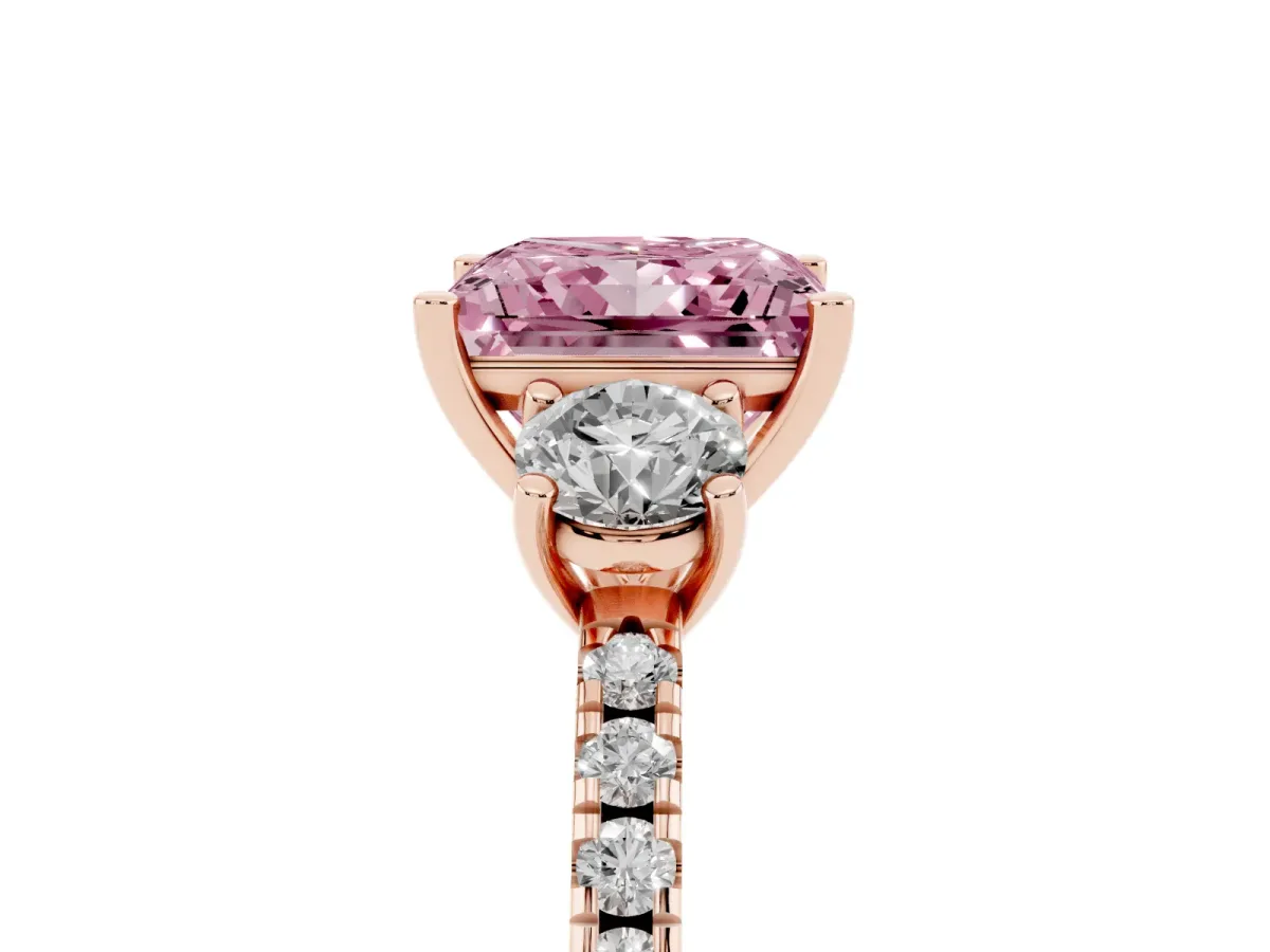 Fancy Pink Three-Stone Princess Cut Cut Diamond Pavé Band with Prong Setting Rose gold