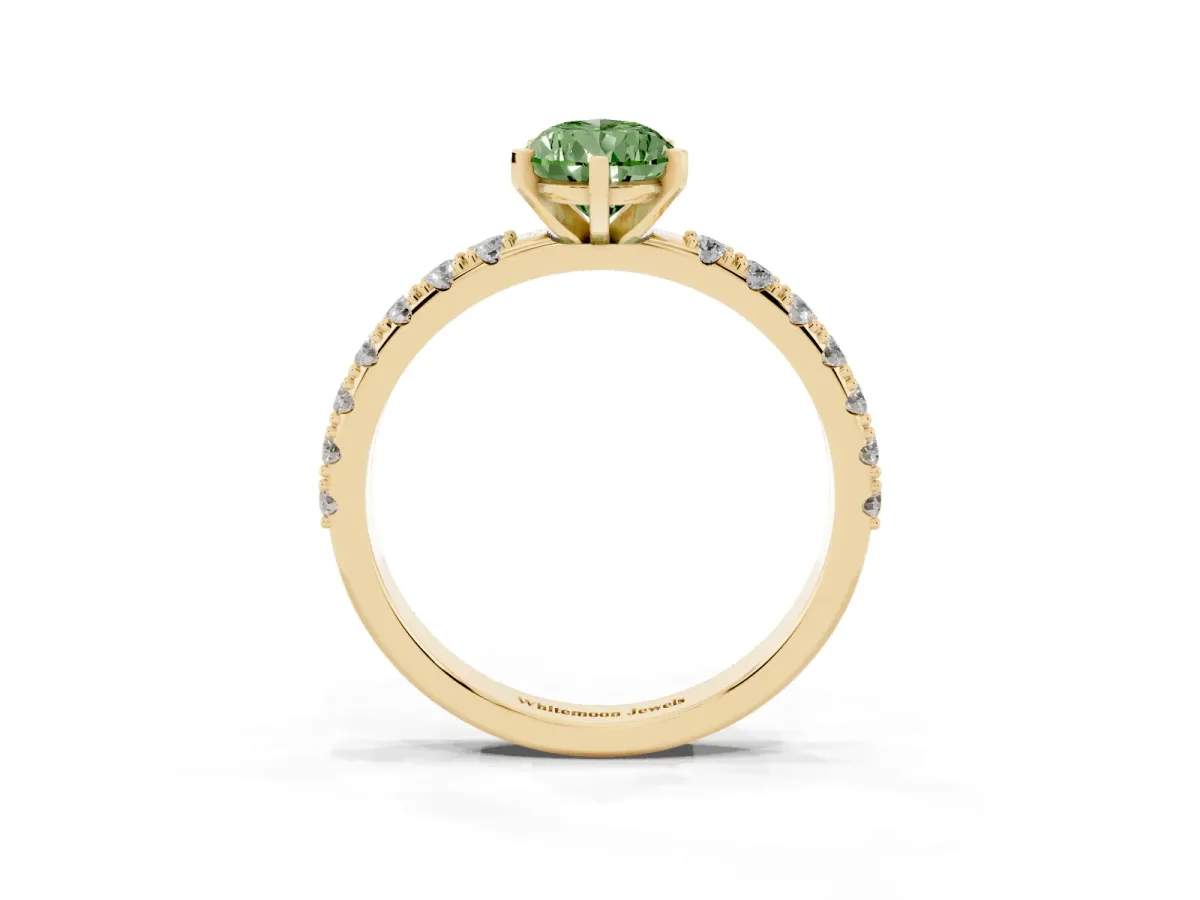 Fancy Green Pear Cut Diamond Solitaire Pavé Band with Four-Prong Setting Yellow gold