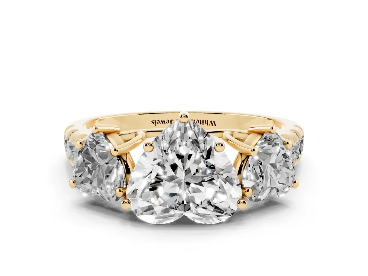 Three-Stone Heart Cut Diamond Pavé Band with Prong Setting Yellow gold