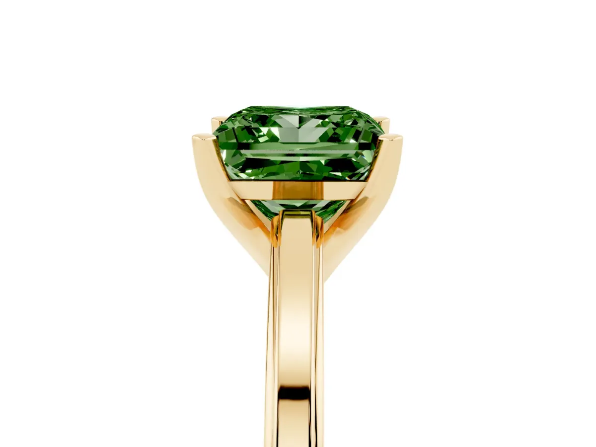 Fancy Green Princess Cut Solitaire Diamond Ring with Four-Prong Setting and Classic Band Yellow gold
