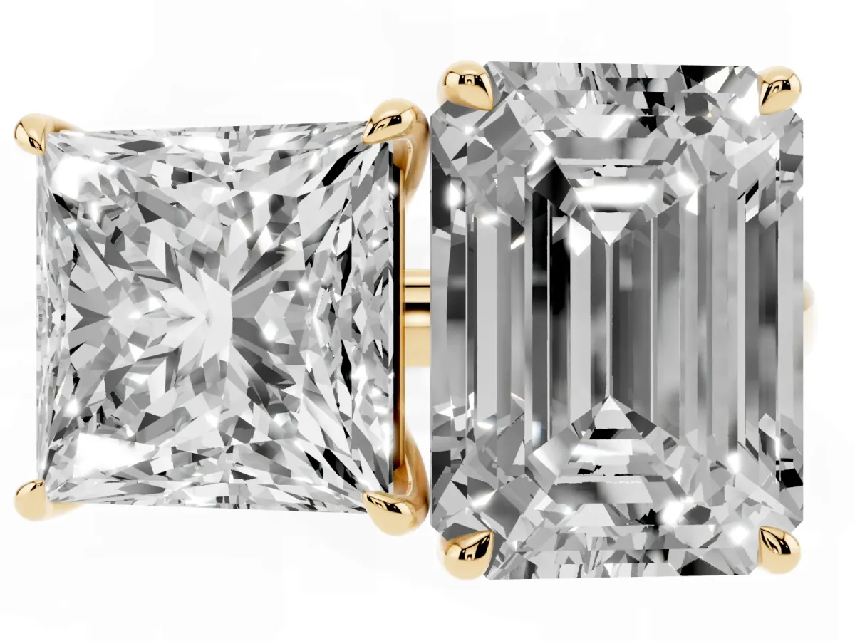 Princess Cut and Emerald Cut Toi Moi Ring with Prong Setting Yellow gold