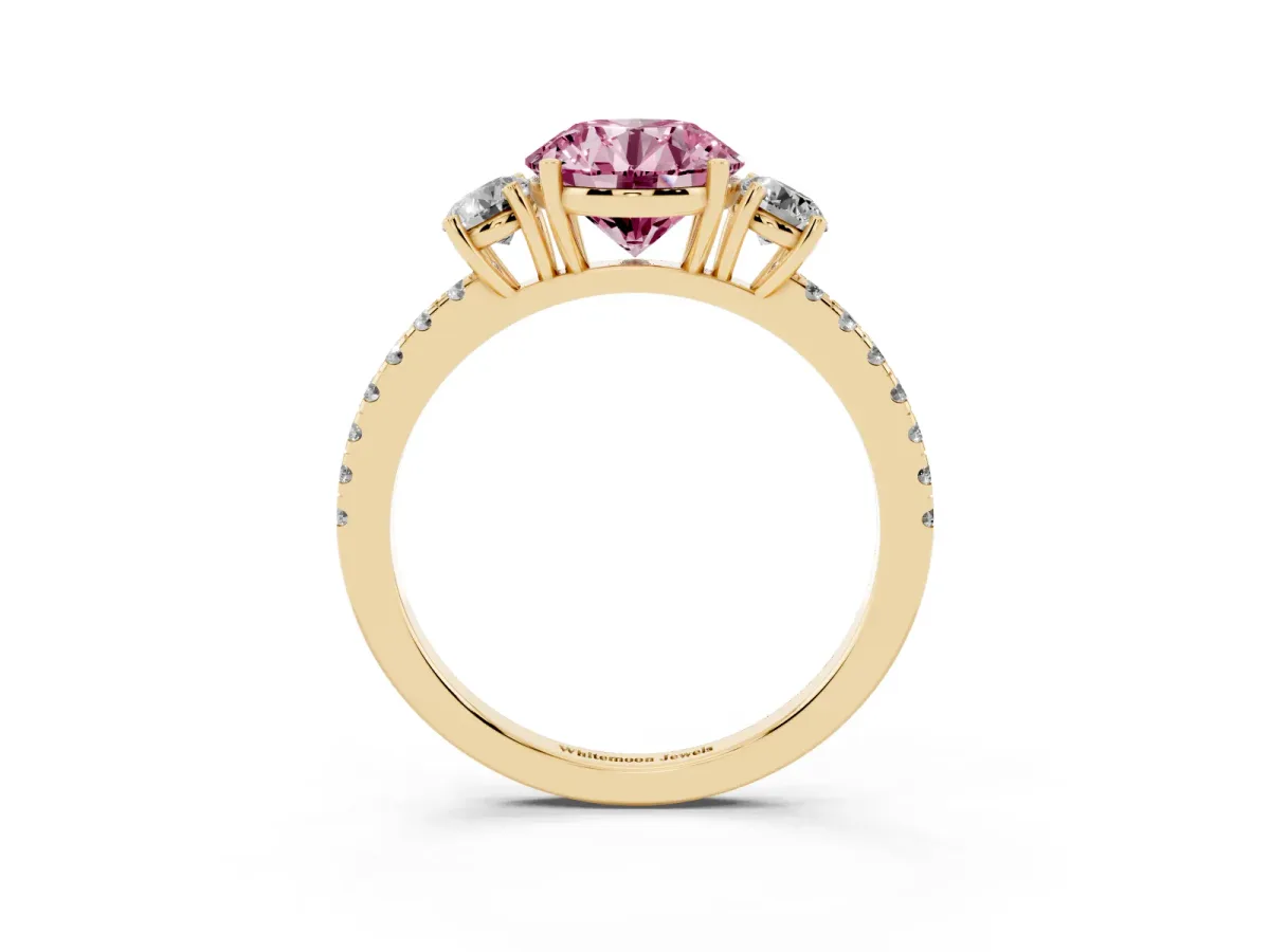 Fancy Pink Three-Stone Round Cut Cut Diamond Pavé Band with Prong Setting Yellow gold