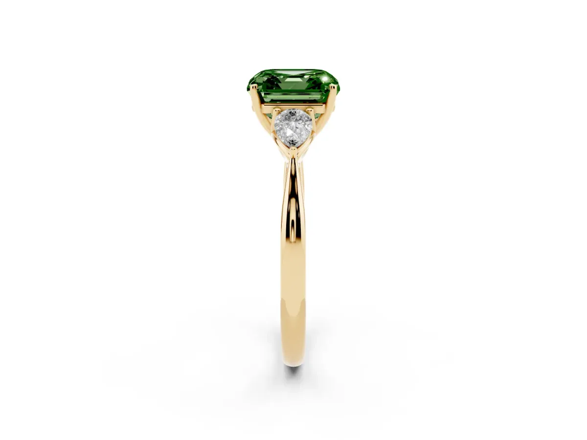 Fancy Green Three-Stone Asscher Cut Brilliant Diamond Solitaire Ring with Tapered Band and Four-Prong Setting Yellow gold