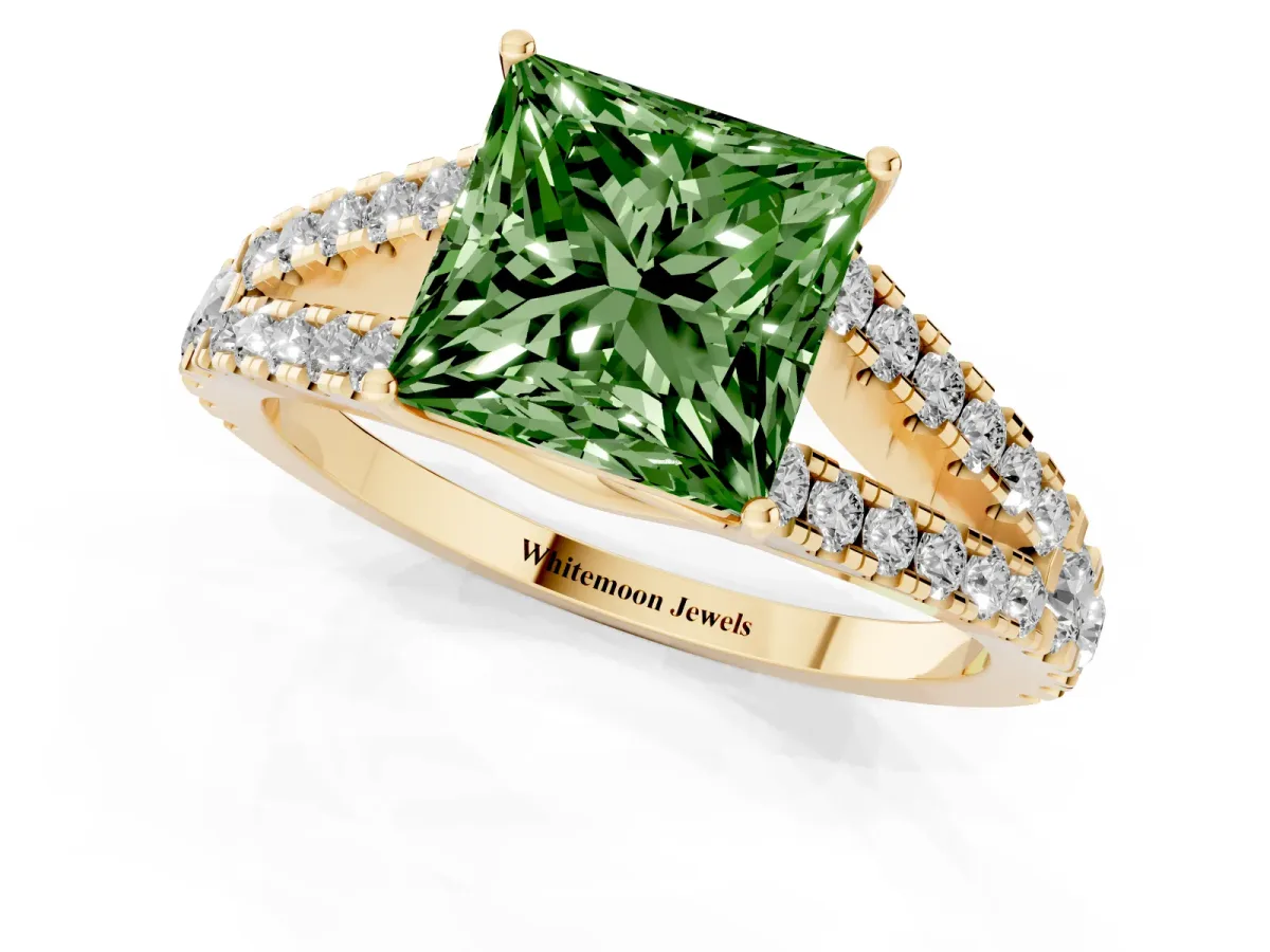 Fancy Green Princess Cut Diamond Split Shank Engagement Ring with Round Pavé and Prong Setting Yellow gold